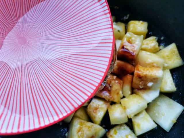 美食菜谱大全：红烧冬瓜，滋养润燥、清热解毒，秋天必备家常菜