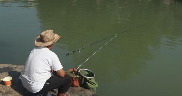 江河钓鲇，该如何通过鱼花和声响选钓位