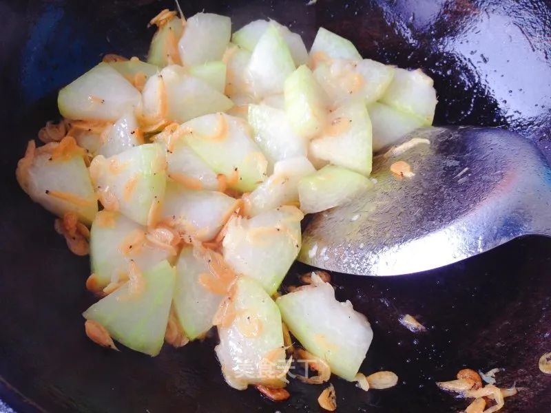 虾皮烧冬瓜：清淡有营养，鲜美有滋味！