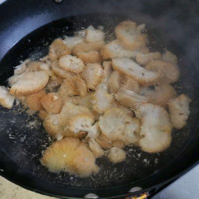 猴头菇的做法煲汤「猴头菇炖排骨（鸡）汤步骤」猴头菇炖排骨（鸡）汤
