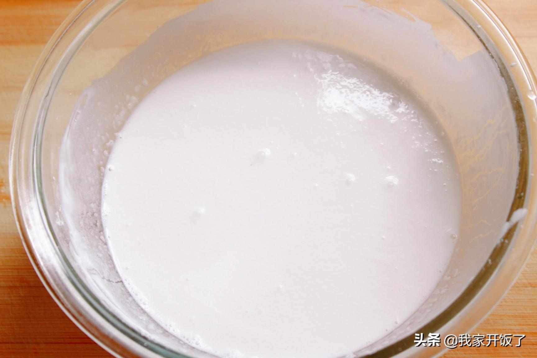 广式肠粉是用什么粉做的「肠粉怎么做到又薄又滑」自制肠粉详细制作步骤