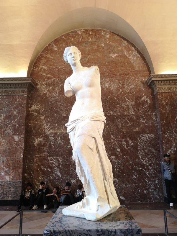 维纳斯雕像为什么断臂？维纳斯断臂原因揭秘