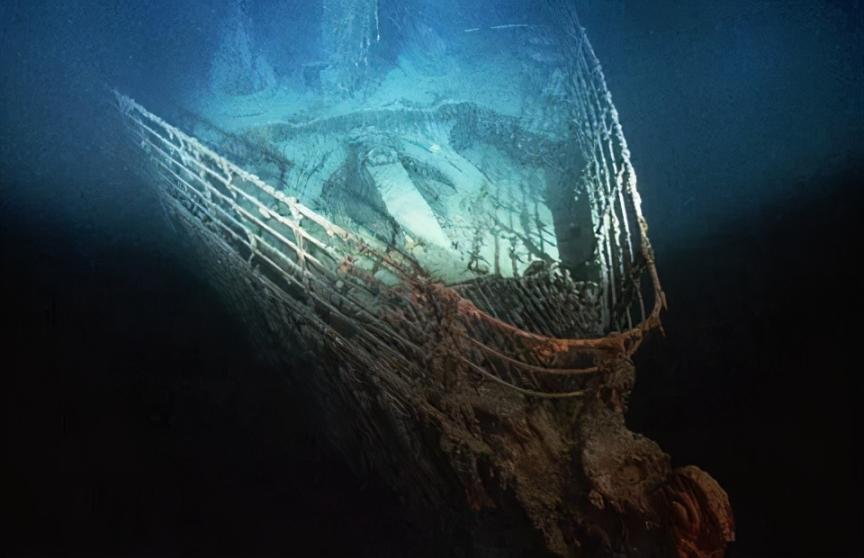 泰坦尼克号残骸正在逐渐消失，破损腐蚀严重
