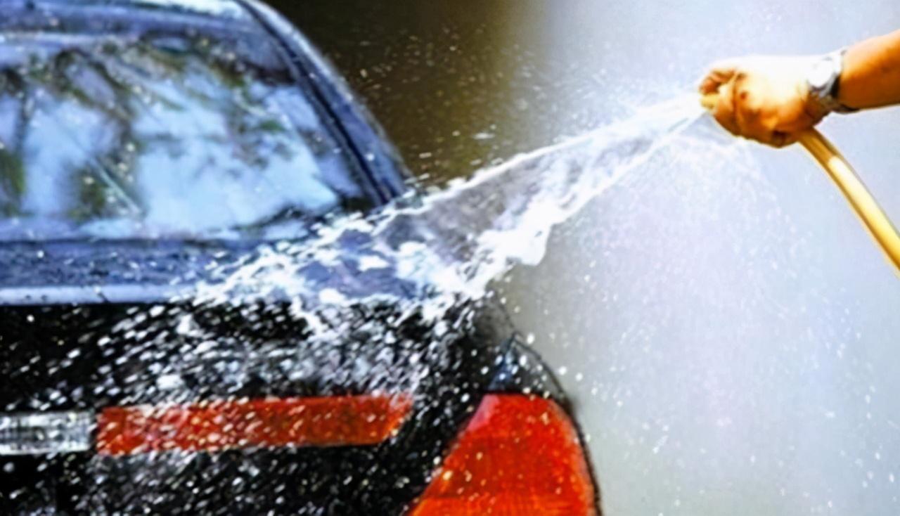汽车保养小知识：洗车多次时间一次最合适?
