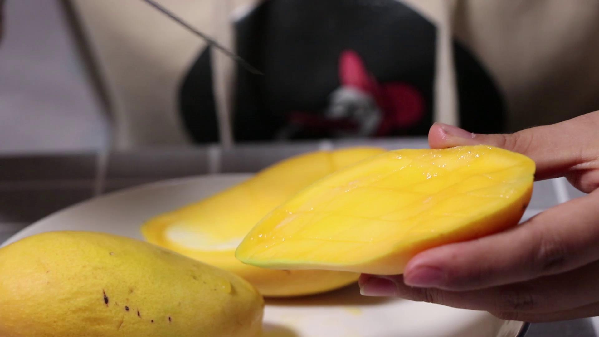芒果怎么切方便吃？芒果正确切法图解