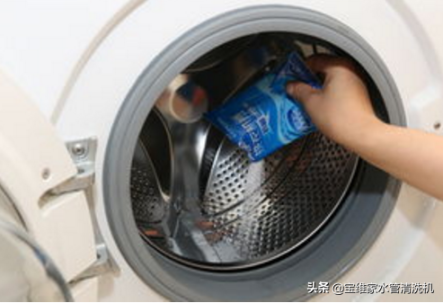 洗衣机里面的脏东西怎样清理出来？洗衣机内部污垢清洗方法