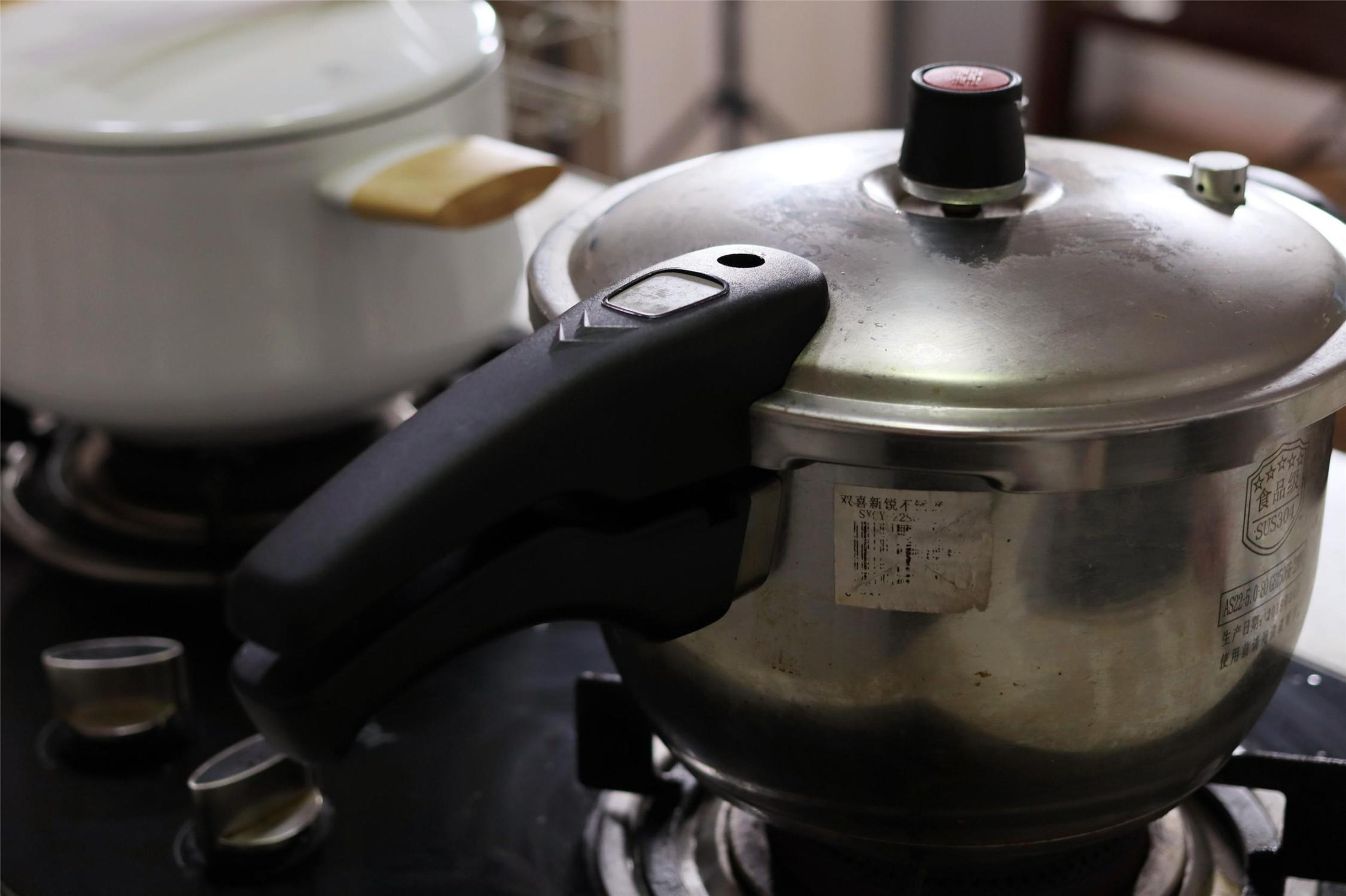 粽子煮多长时间能煮熟，煮粽子方法、时间及软糯不松散小技巧——老井说——