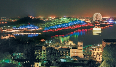 八达岭长城上演灯光秀庆祝建党百年，北京点亮初心使命